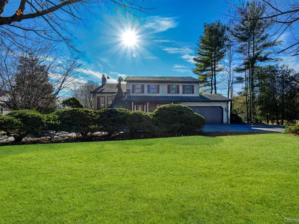 6 Penelope Lane, Huntington, NY 11743