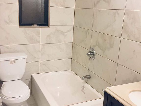5th image of 2317 28th Ave APT 1R