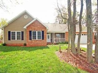 1020 Oakdale Rd, Charlotte, NC 28216