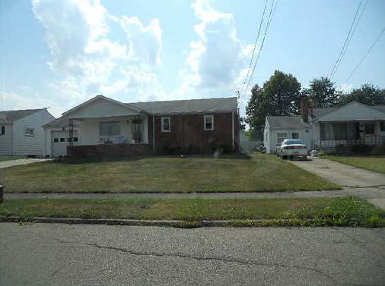 2nd image of 522 Mona Ln