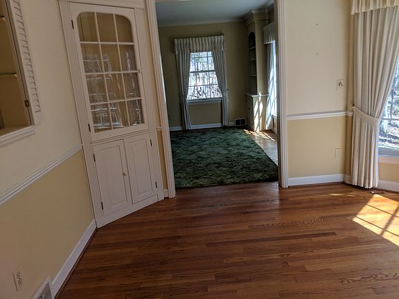 4th image of 5066 Lockwood Dr
