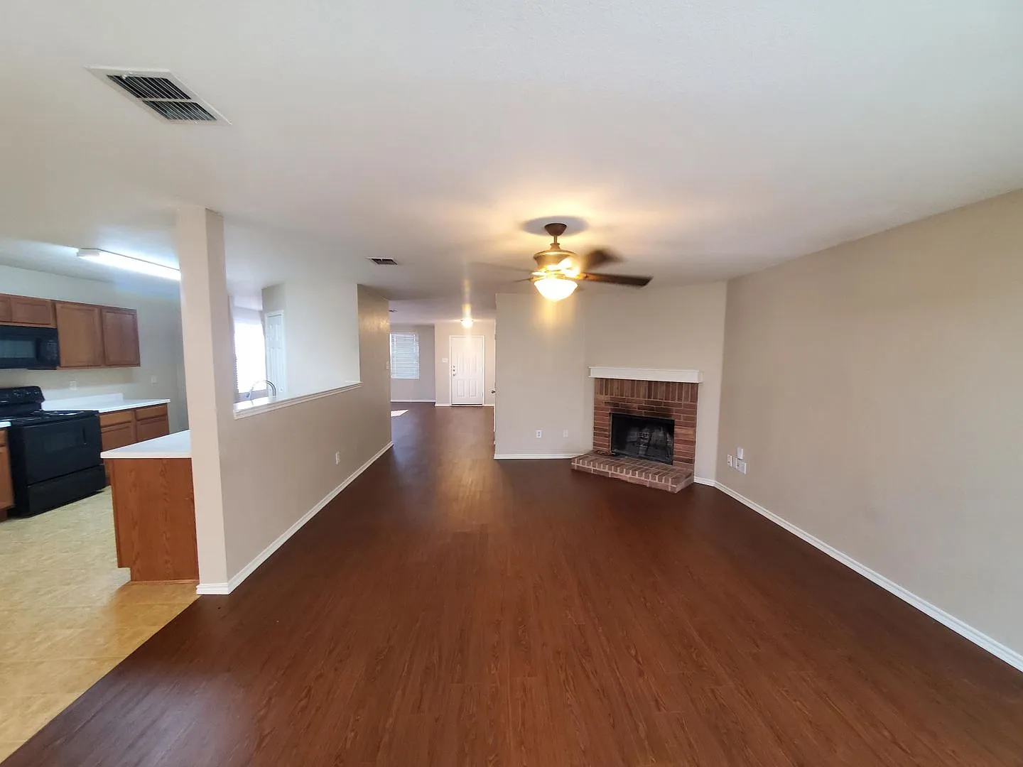 Adorable Royse City home with large backyard! — Photo 4