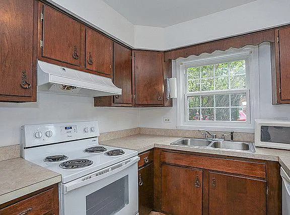 2150 Rugen Rd — Photo 7