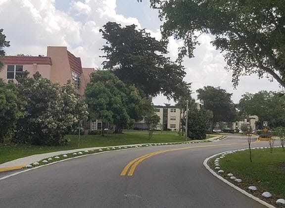 3rd image of 9151 Lime Bay Blvd