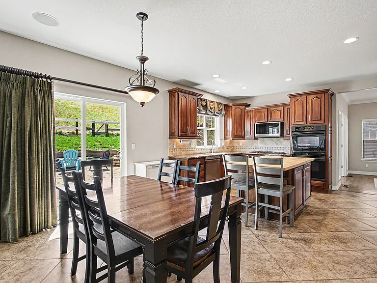 2212 Ridgetrail Dr — Photo 35