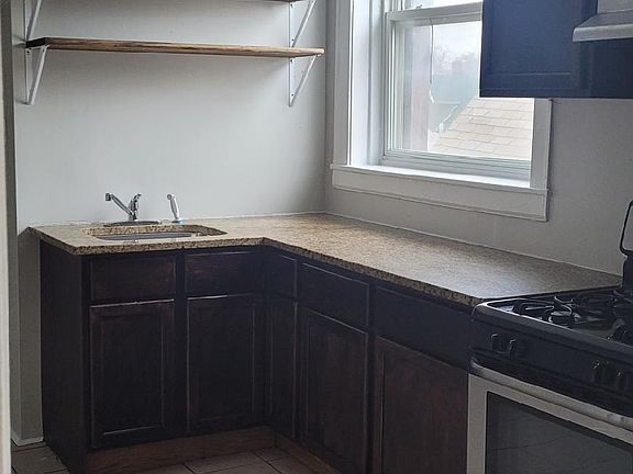 5th image of 935 N Austin Blvd #3S