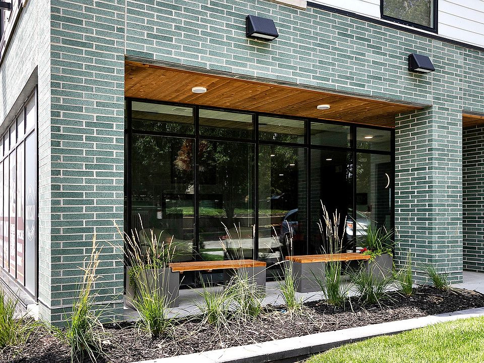 Building Photo 4