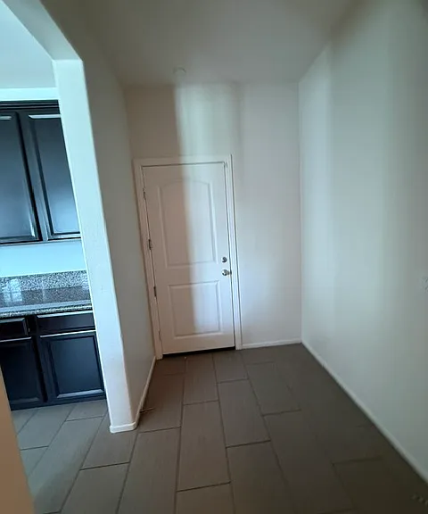 15645 Calabria Ct — Photo 27