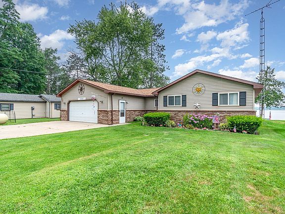 4th image of 2325 Royal Ln