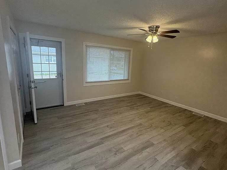 2420 Wakefield Dr — Photo 3