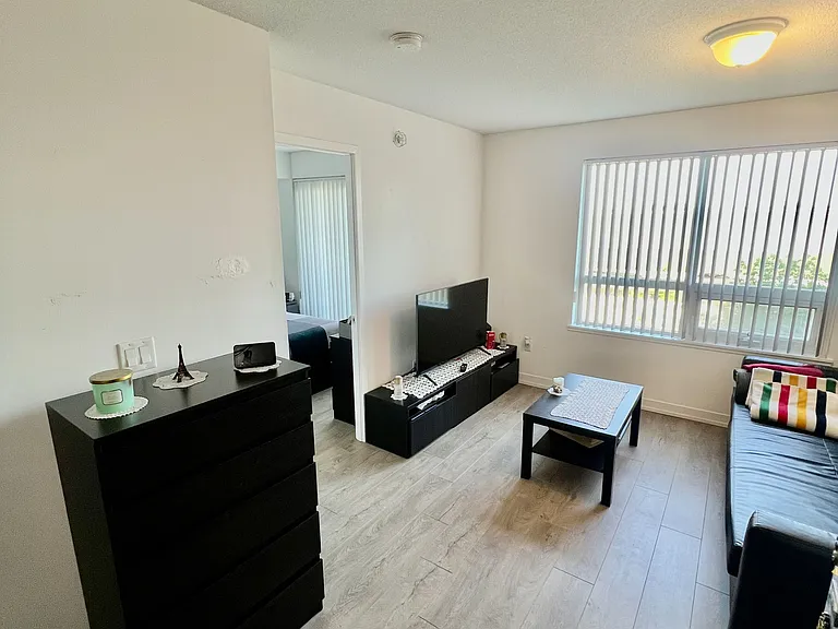 1420 Dupont St #513 — Photo 2