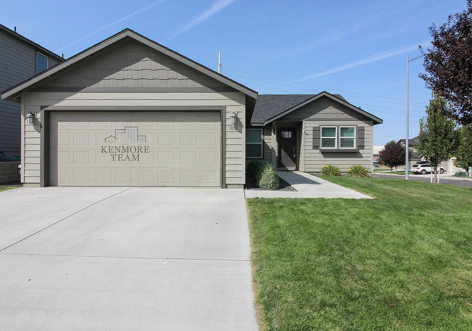 3 Bedroom, 2 Bath Home in Kennewick — Photo 1