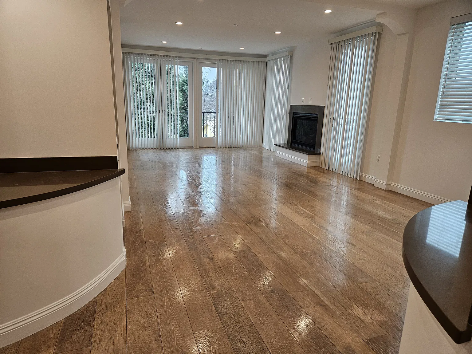3 bed, 1900 sqft, $4,750 — Photo 4