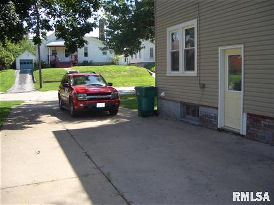 2nd image of 414 W Calhoun St
