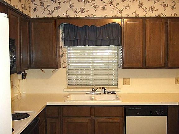 5th image of 2333 Cales Dr