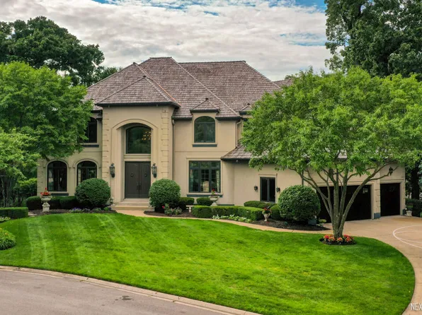 203 Settlers Ct, Naperville, IL 60565