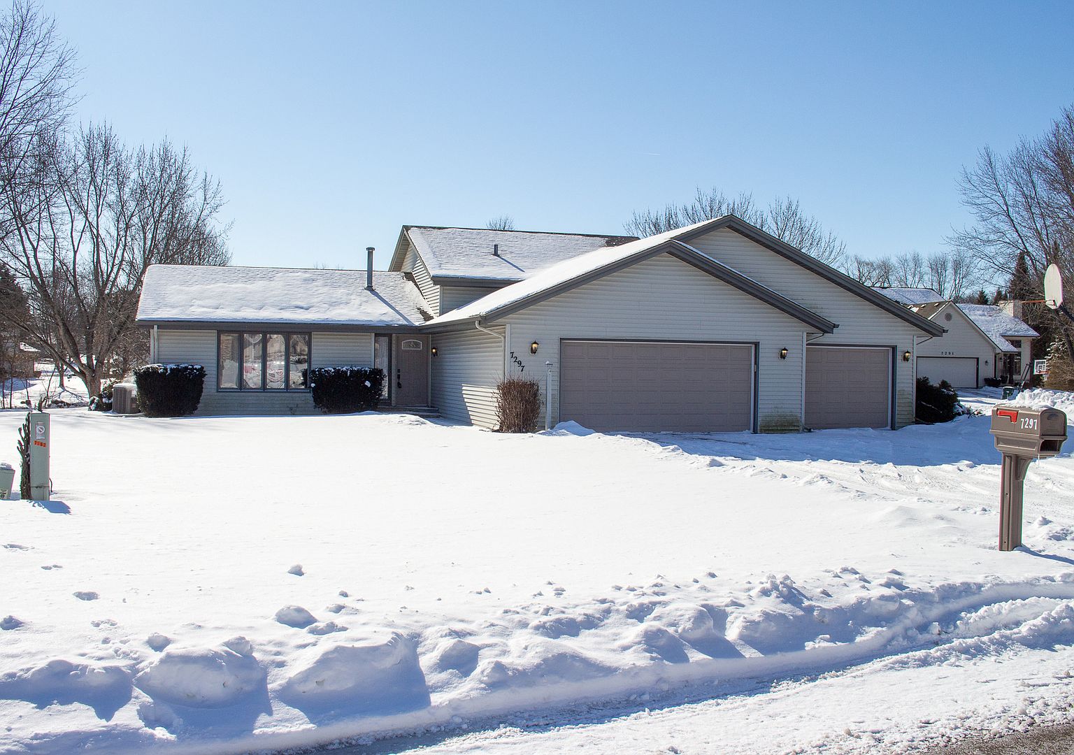 7297 Montmorency Dr, Rockford, IL 61108 Zillow