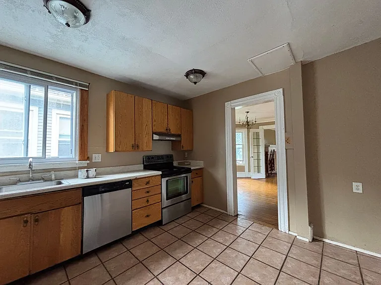 27 Vick Park #B — Photo 17