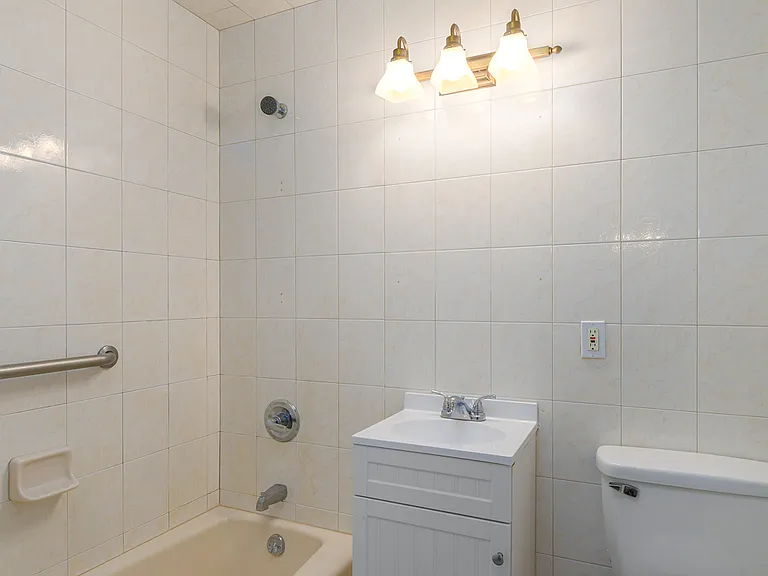 542 Henry St #1A — Photo 9