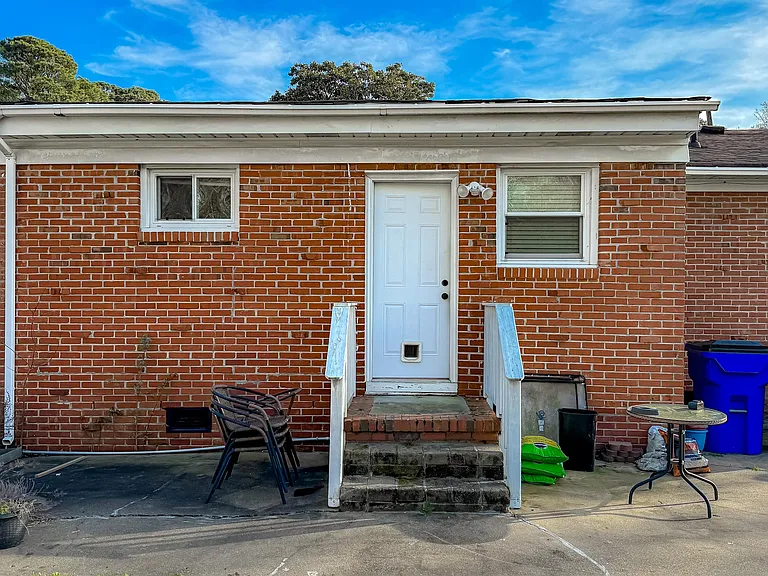 1346 Tallwood St — Photo 33