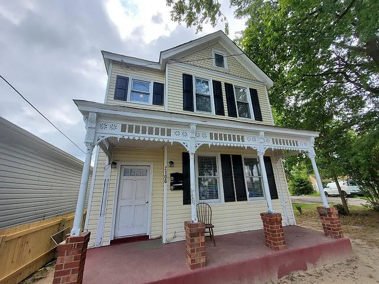 2106 Boston Ave — Photo 2