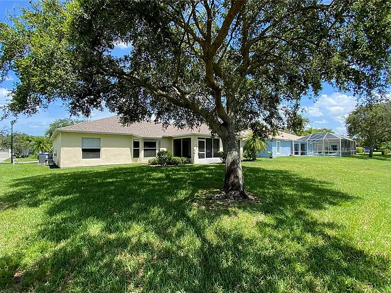 155 36th Ct SW — Photo 4