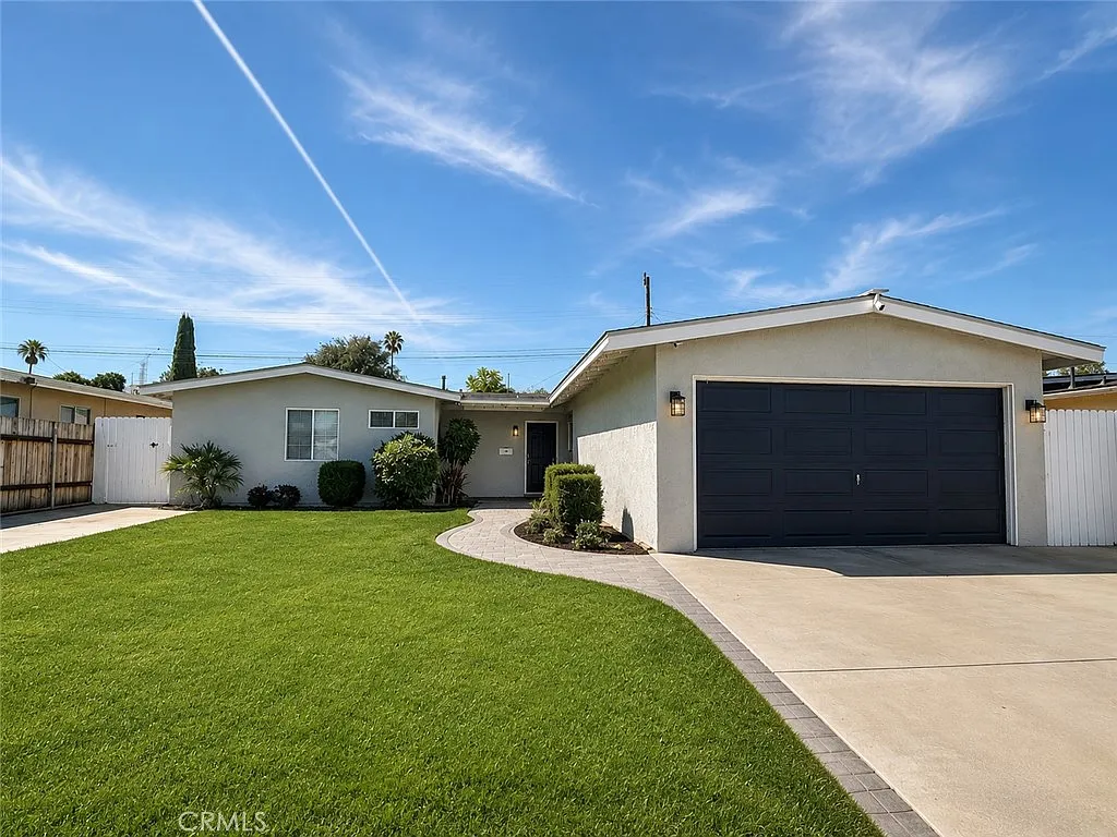 3 bed, 1446 sqft, $3,600 — Photo 1