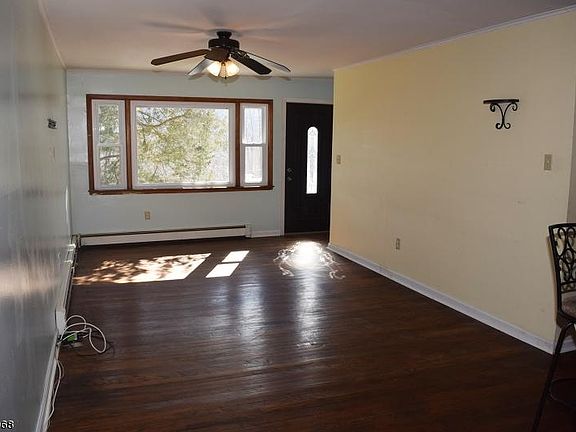 3rd image of 35 Black Oak Dr #1