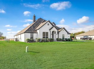 1217 Heritage Dr, Justin, TX 76247