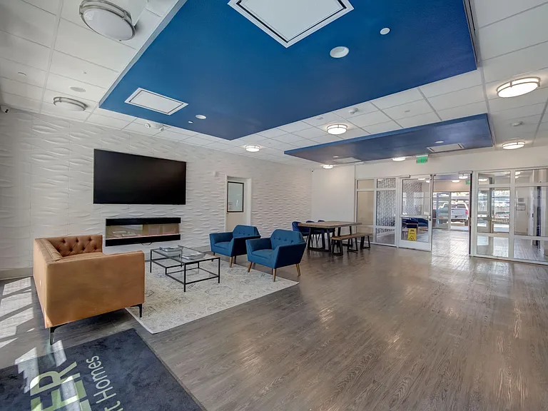 The Lawler Apartment Homes — Photo 14
