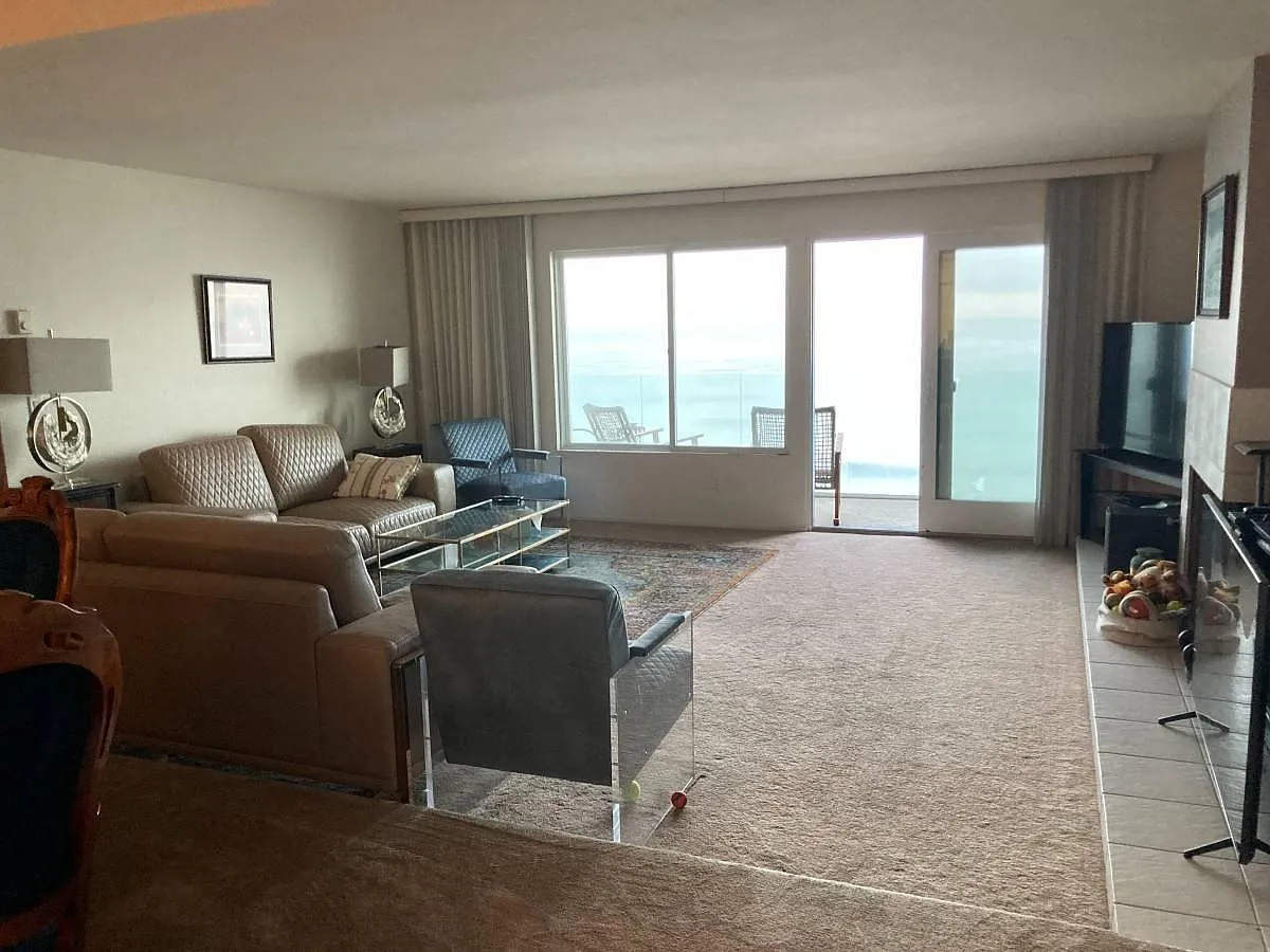 1 bed, 2100 sqft, $1,900 — Photo 4