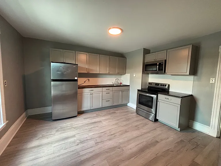 10 Highland Ave #2 — Photo 1