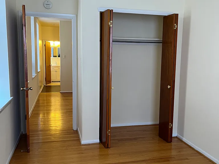 201 S 12th St #4B — Photo 16