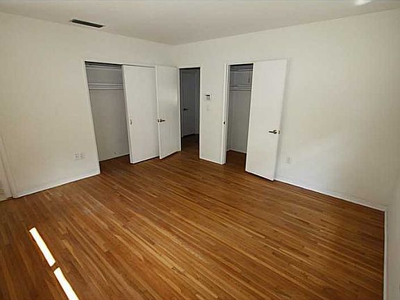 5th image of 74 NE 109th St