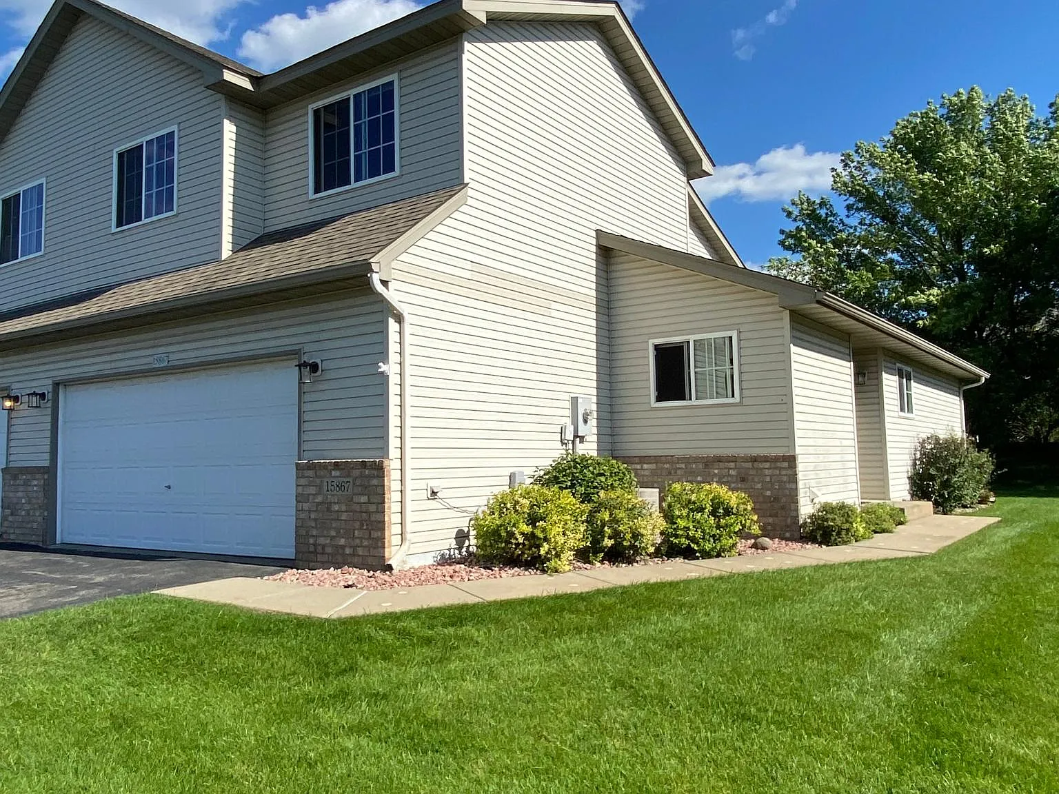 3 bed, 1850 sqft, $2,350 — Photo 3
