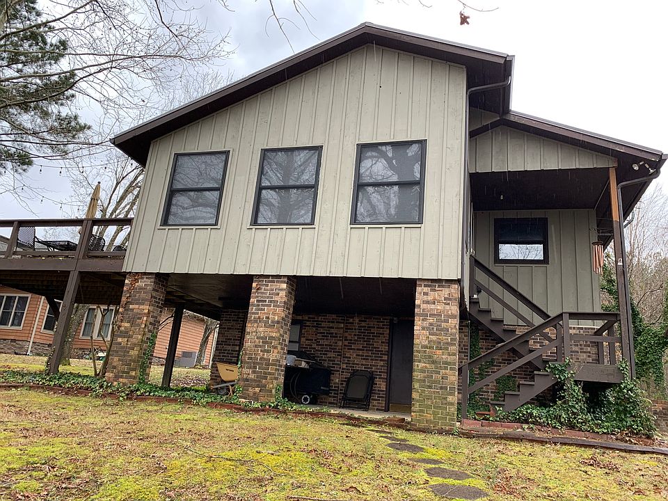 Exterior Facing Lake