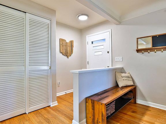 5th image of 6844 Meadowdale Cir