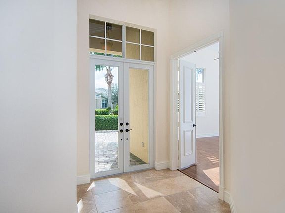 3rd image of 1604 Weybridge Cir