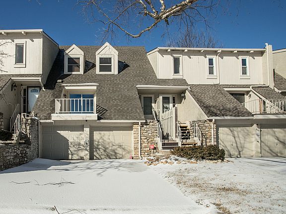 2nd image of 411 Woodbridge Ln #1