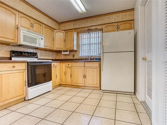 5th image of 2406 Rose Blvd