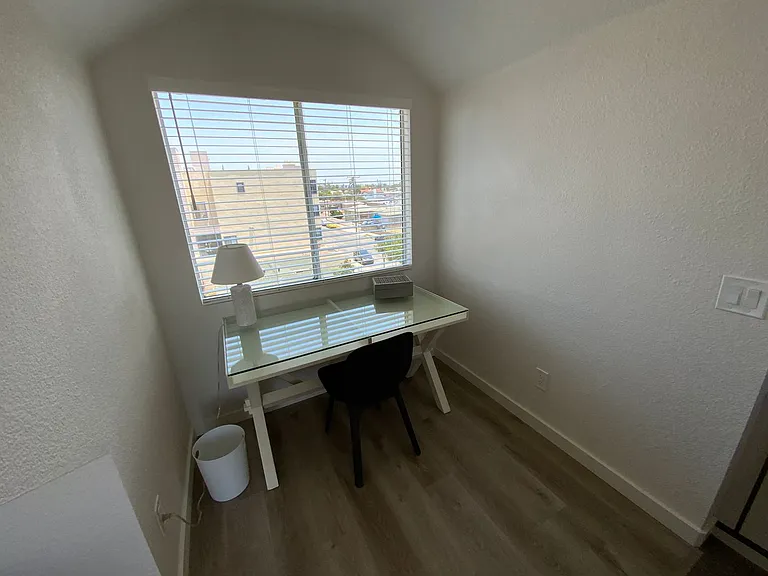 240 Dahlia Ave #C — Photo 22