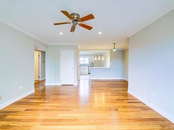 5th image of 9477 Bay Colony Dr APT 3S