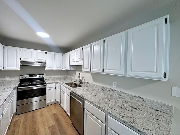 5th image of 422 Oak Run Dr