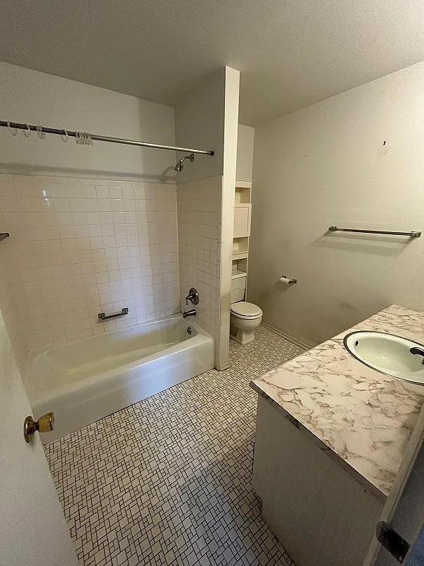 2 bed, 1.5 bath, 950 sqft, $1,500 — Photo 3
