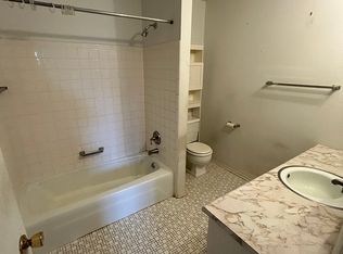 3245 Saric Ct APT 3E, Highland, IN 46322