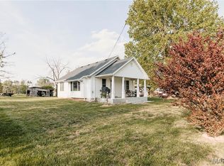 614 10th St, Vienna, MO