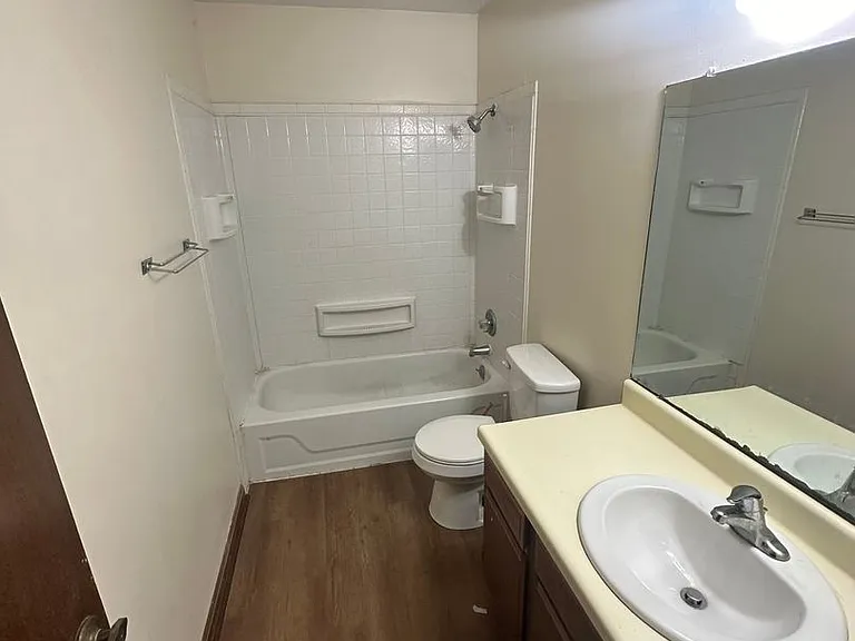 1409 E Iron Ave — Photo 2