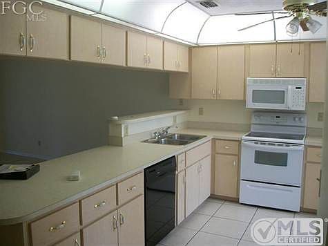 4th image of 4826 SW 23rd Ave