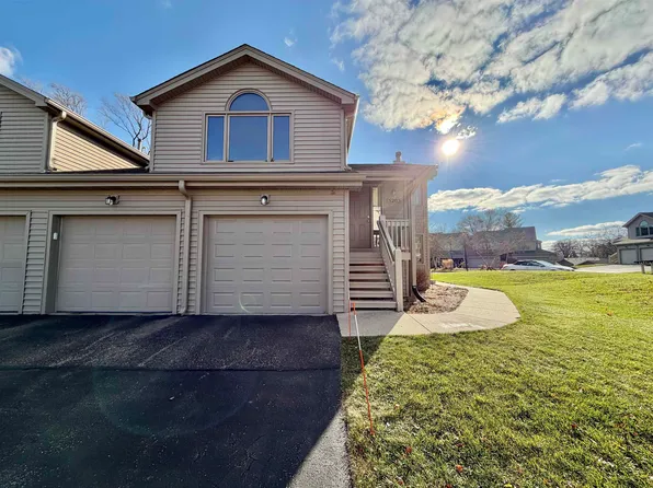 5205 Preservation Pointe Dr, Loves Park, IL 61111