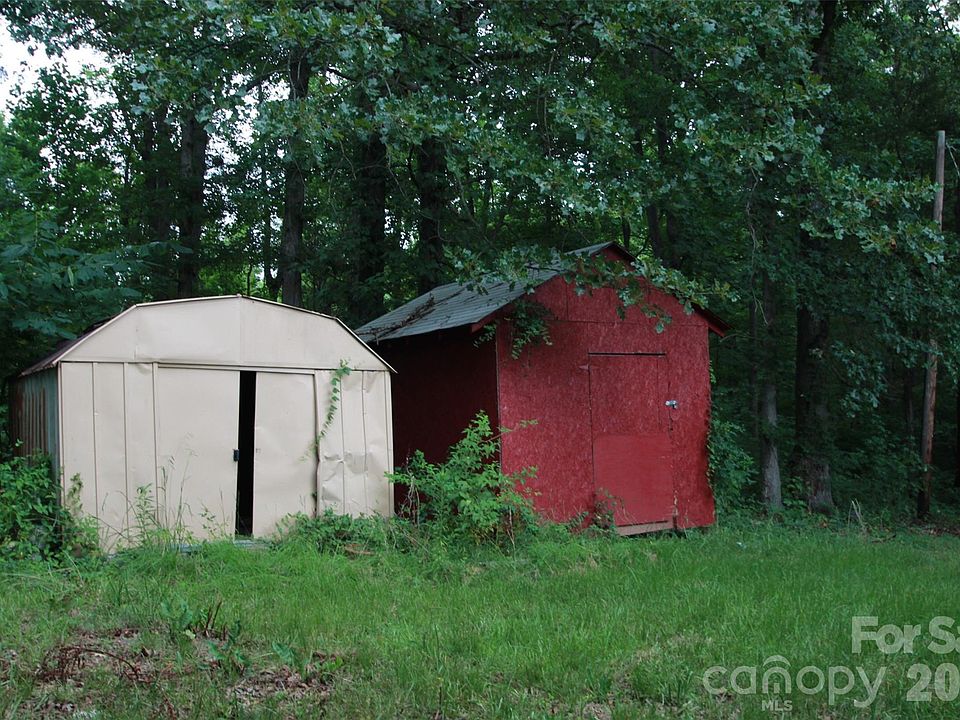 2nd image of 1328 Woodridge Dr